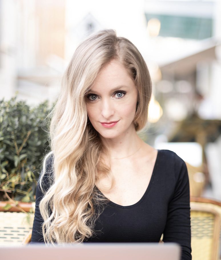 Alina Kravchenko Photo