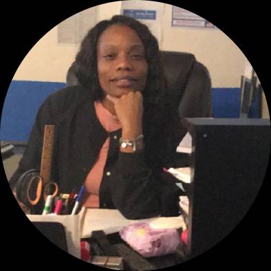 A LISA CUFFIE Photo