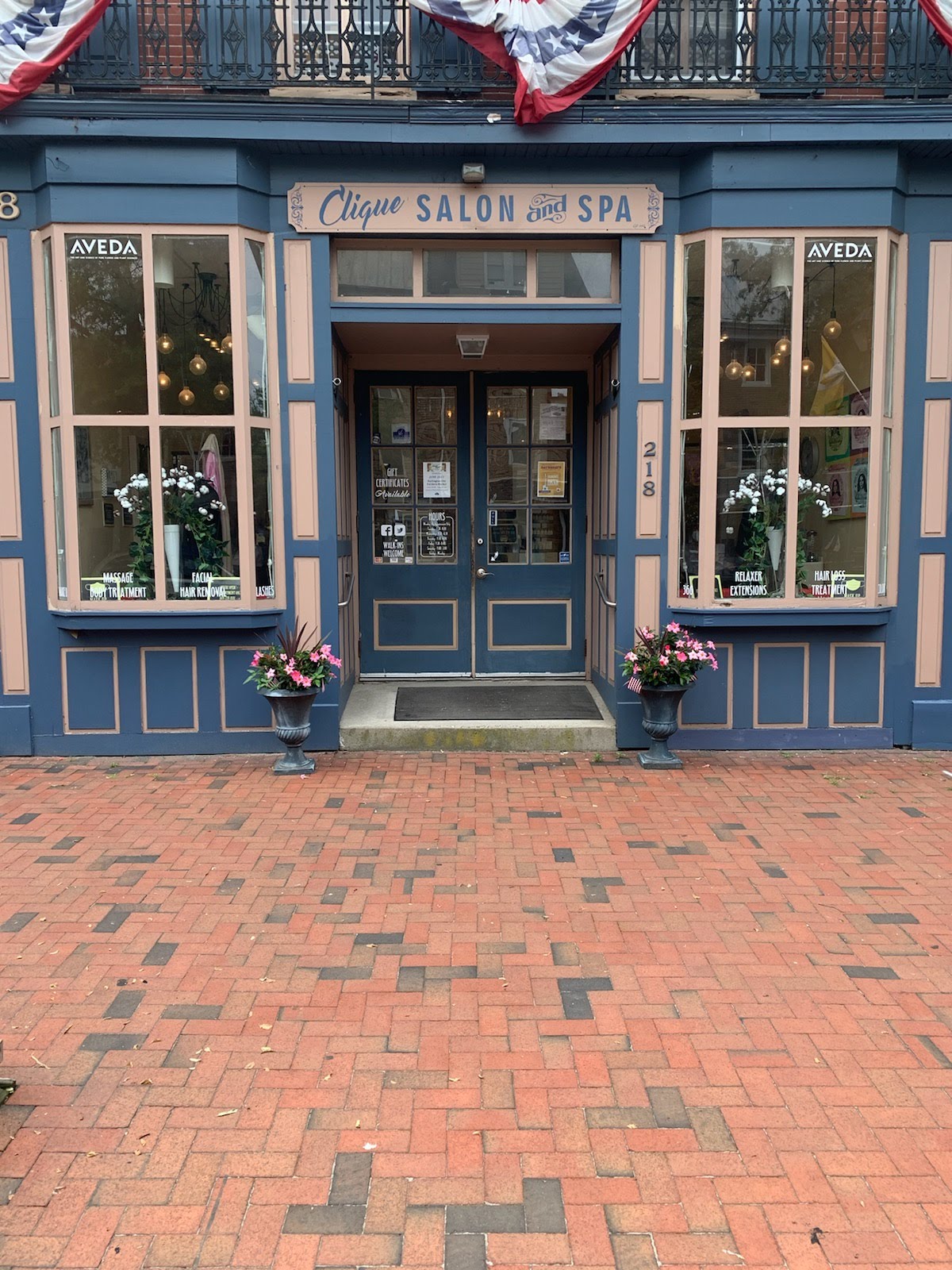 Clique Salon & Spa Image